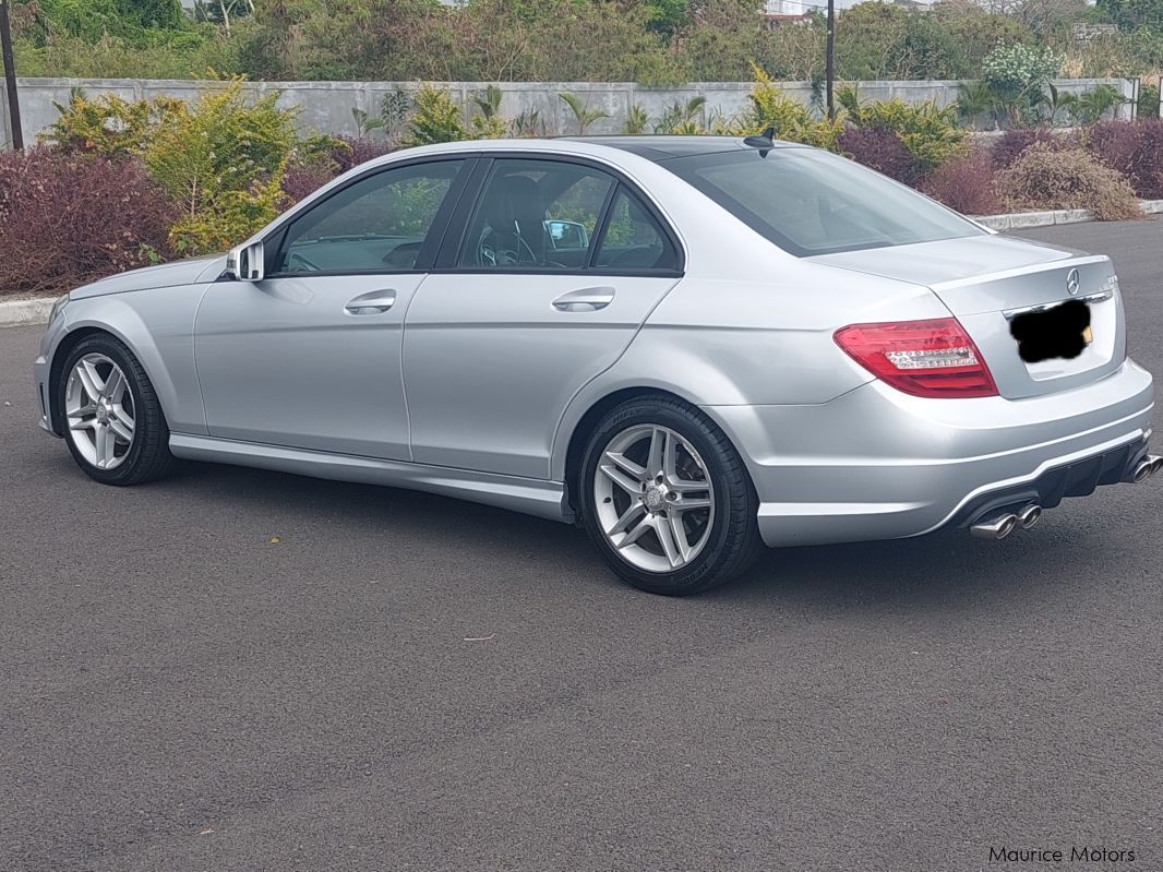 Mercedes-Benz C 180 - 1600 cc turbo in Mauritius