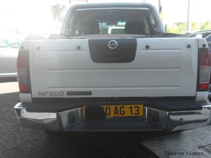 Nissan NP300 - WHITE in Mauritius