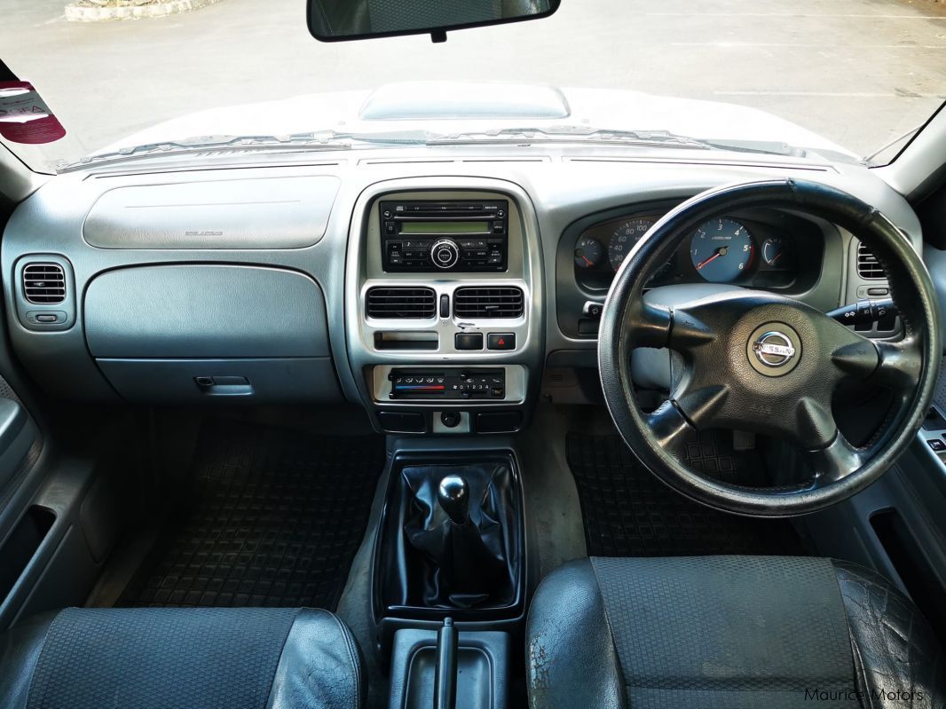 Nissan NP300 D22 in Mauritius