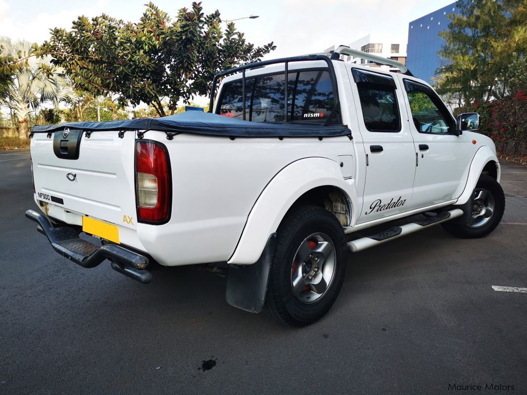 Nissan NP300 D22 in Mauritius