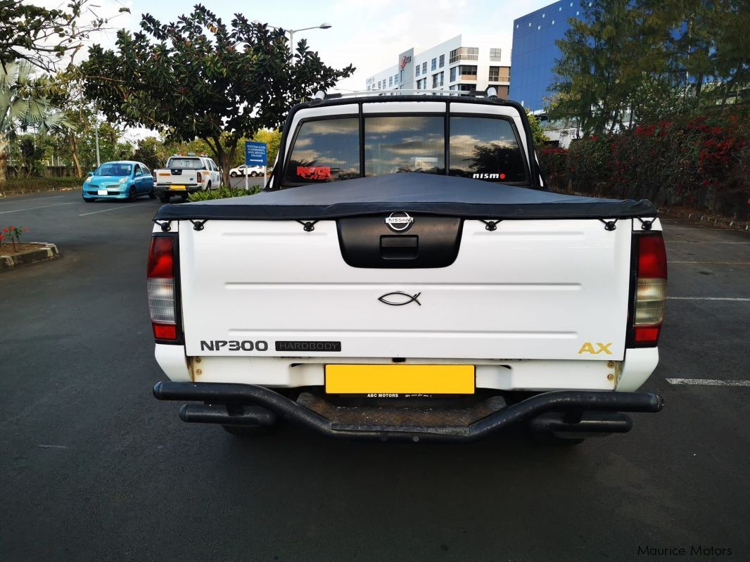 Nissan NP300 D22 in Mauritius