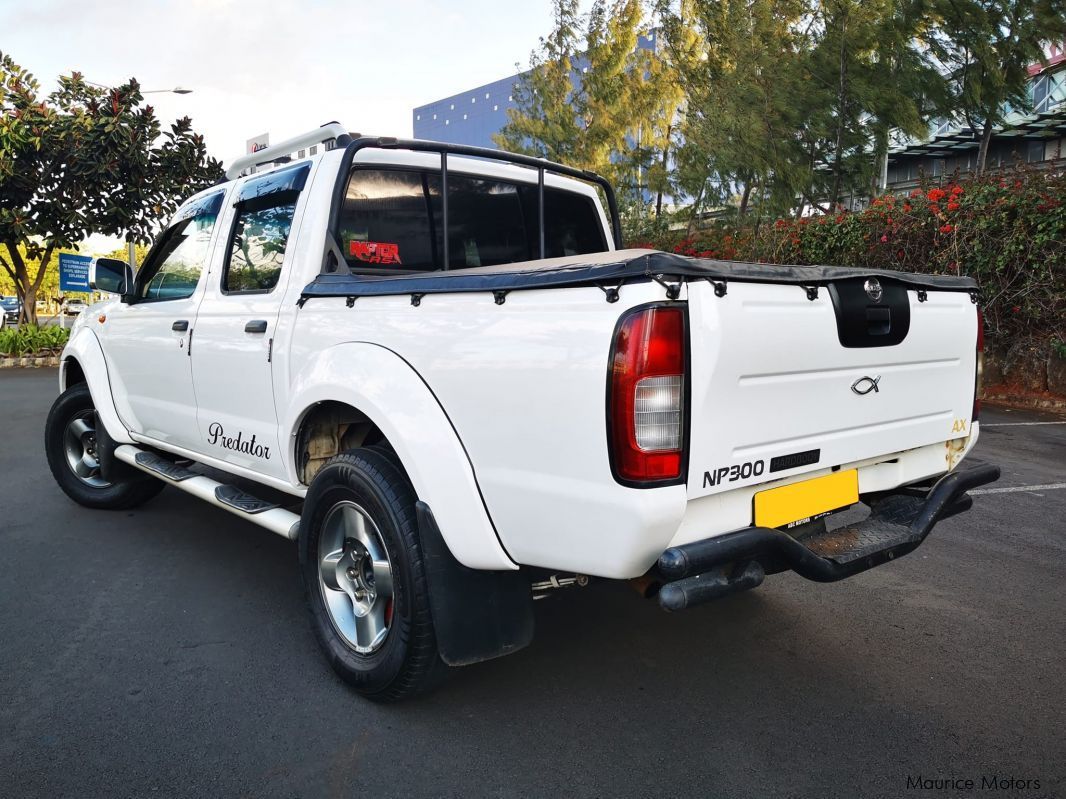 Nissan NP300 D22 in Mauritius