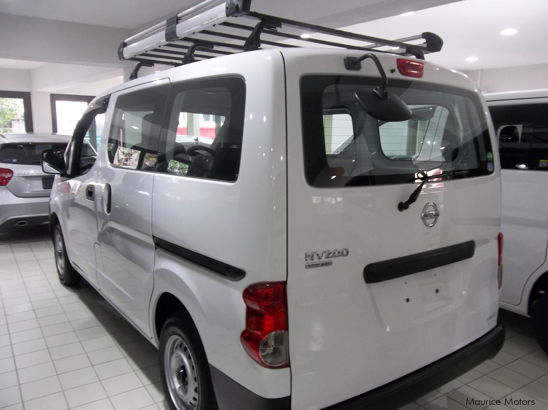 Nissan NV200 - WHITE in Mauritius