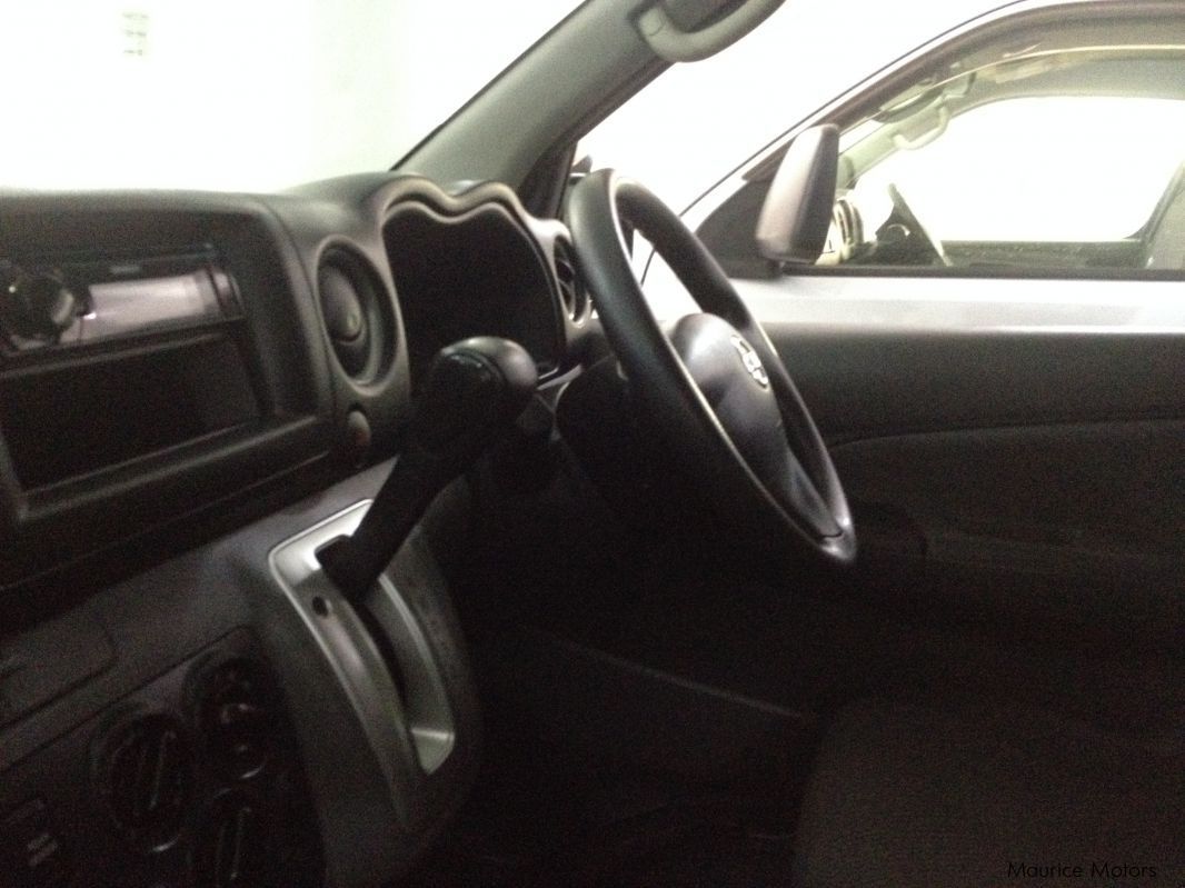 Nissan NV350 - SILVER - AUTOMATIC TRANSMISSION in Mauritius