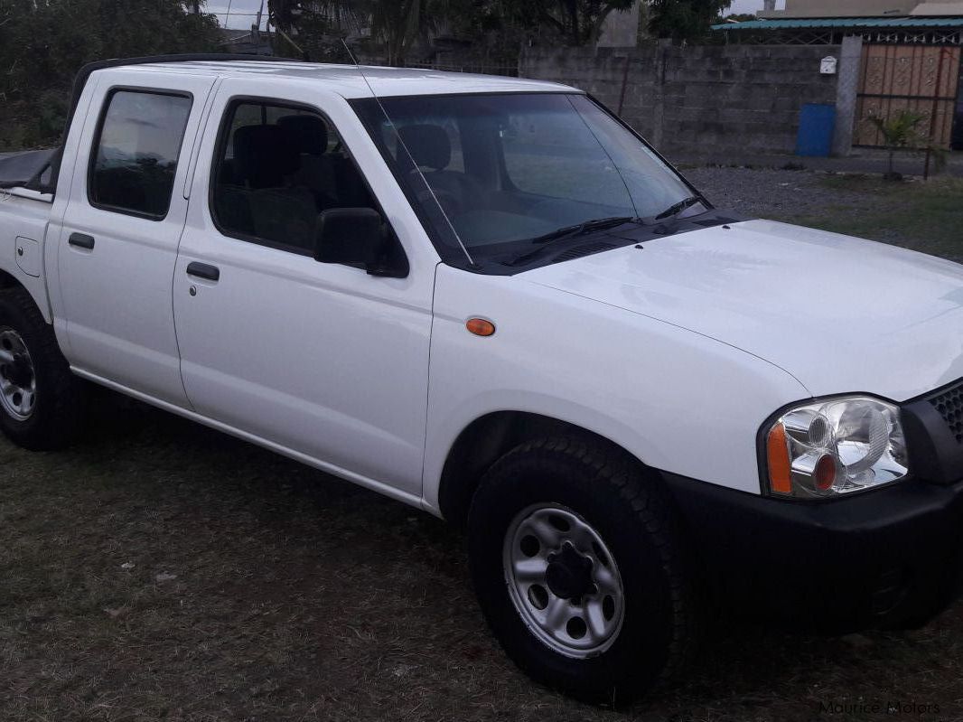 Nissan Pick Up 4x2 TD 2.7 in Mauritius