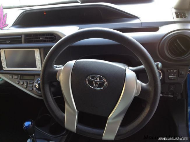 Toyota AQUA - HYBRID KEYLESS DRIVE BACKCAMERA in Mauritius
