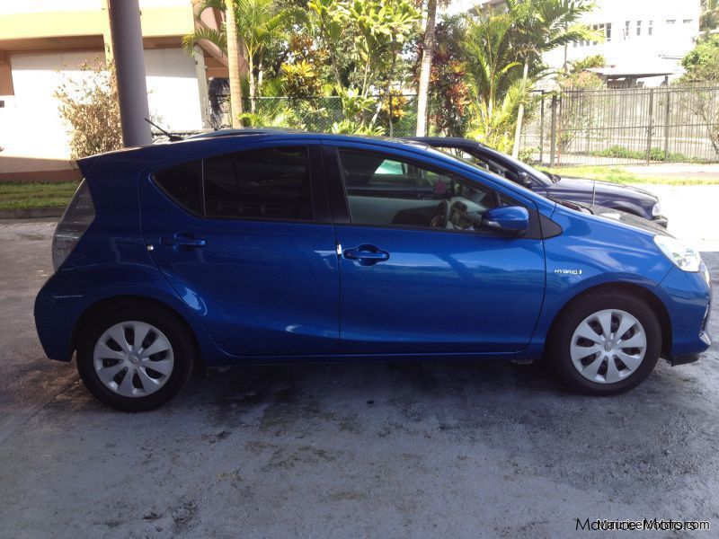 Toyota AQUA - HYBRID KEYLESS DRIVE BACKCAMERA AND MORE in Mauritius