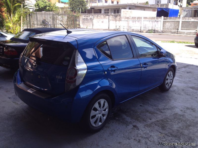 Toyota AQUA - HYBRID KEYLESS DRIVE BACKCAMERA AND MORE in Mauritius