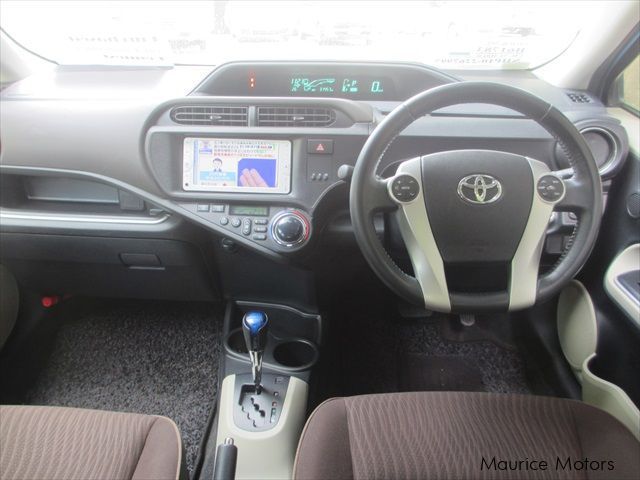 Toyota AQUA HYBRID G in Mauritius