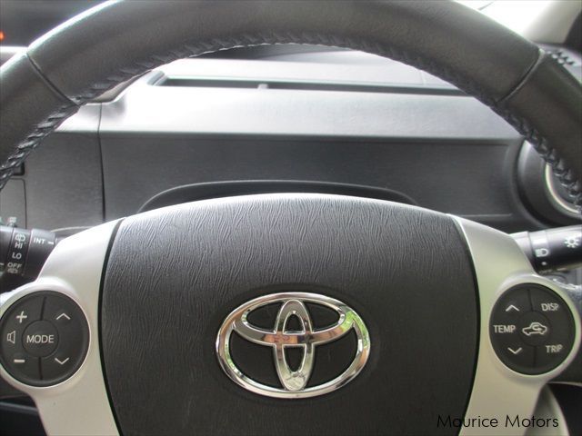 Toyota AQUA HYBRID G in Mauritius