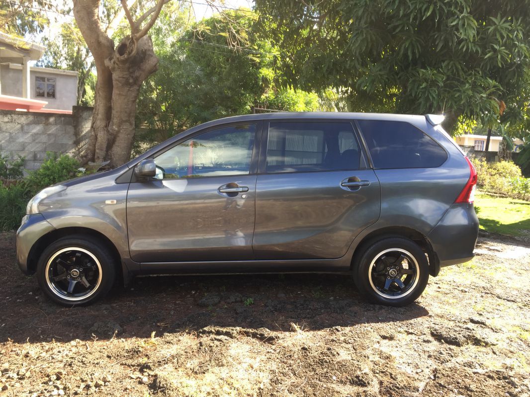 Toyota Avanza 1.5 in Mauritius