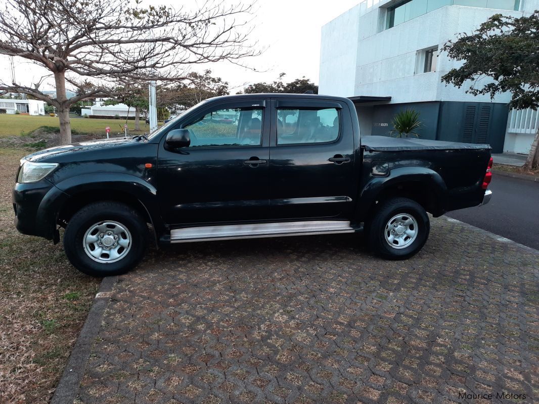 Toyota Hilux 2.4l in Mauritius