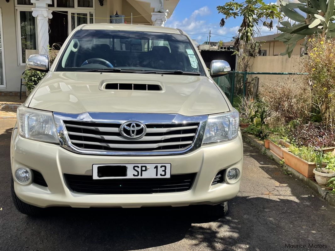 Toyota Hilux 3.0 in Mauritius