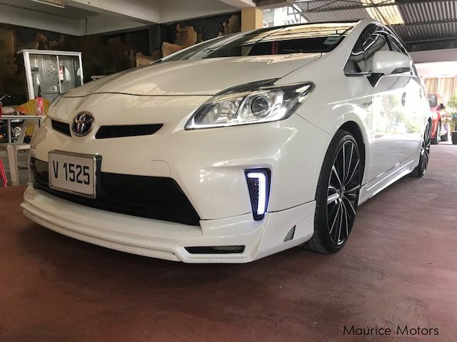 Toyota Prius S Aero in Mauritius