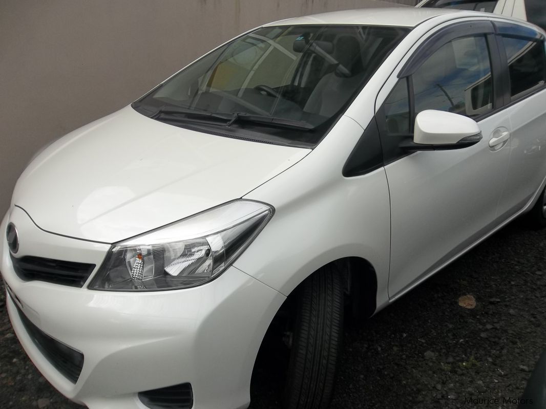 Toyota VITZ - PEARL WHITE in Mauritius