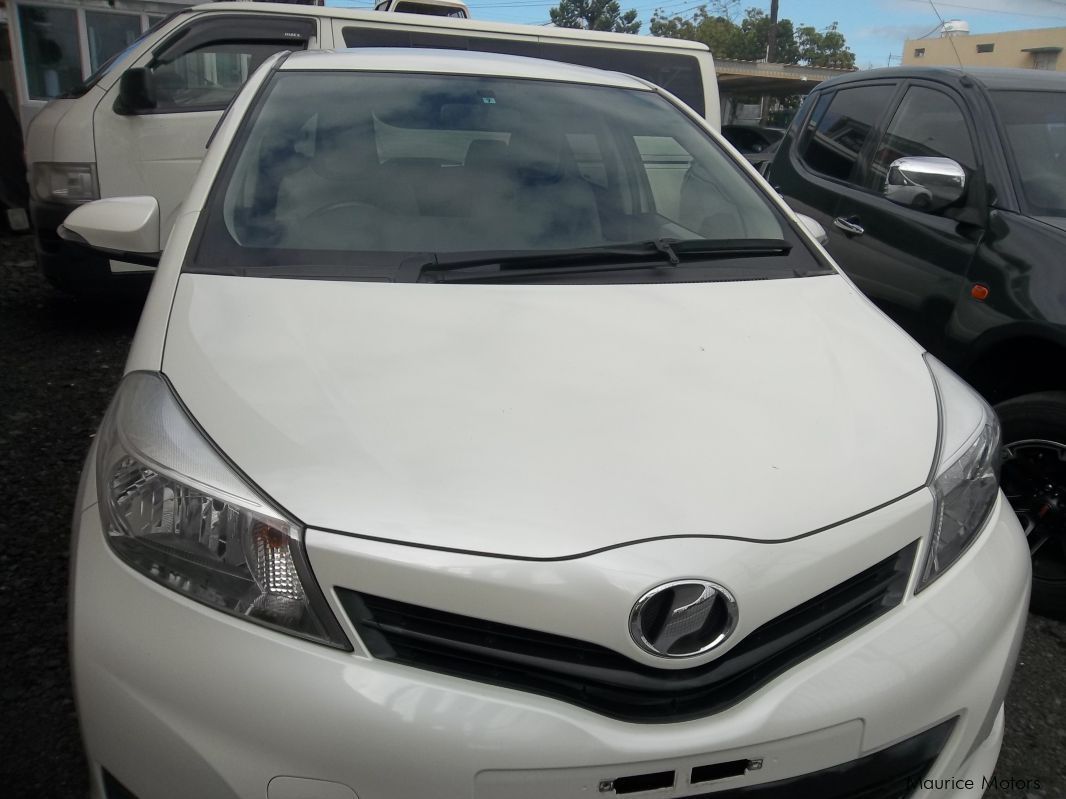 Toyota VITZ - PEARL WHITE in Mauritius