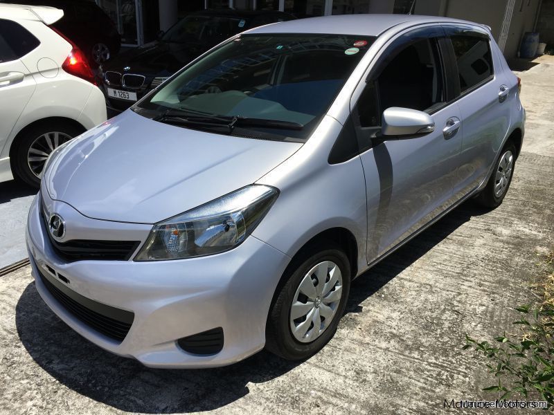 Toyota VITZ SMILE EDITION KEYLESS DRIVE AUTOMATIC AIRCON SPOILER in Mauritius