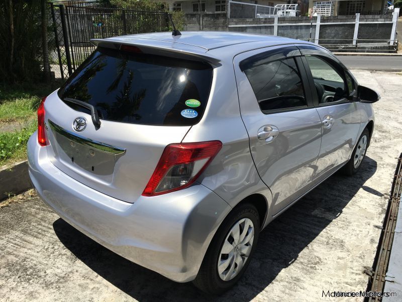 Toyota VITZ SMILE EDITION KEYLESS DRIVE AUTOMATIC AIRCON SPOILER in Mauritius