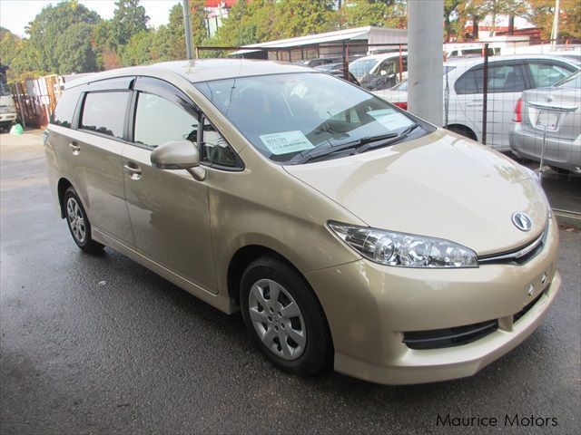 Toyota Wish 7-Seater in Mauritius