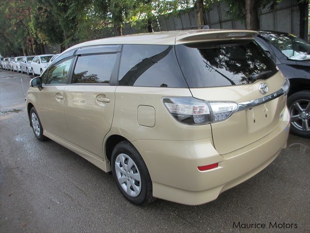 Toyota Wish 7-Seater in Mauritius