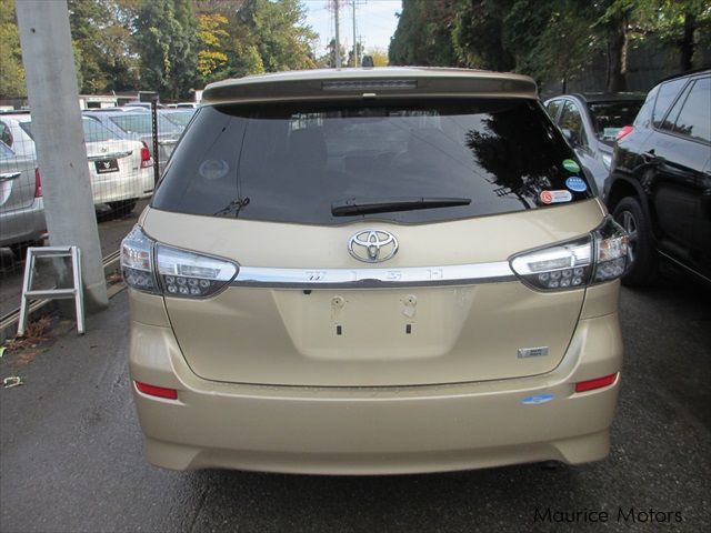 Toyota Wish 7-Seater in Mauritius