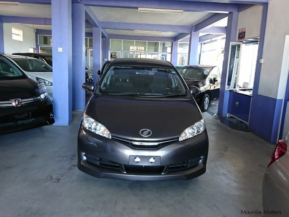 Toyota Wish 7-Seater in Mauritius