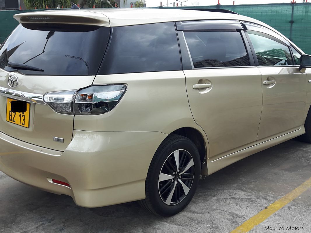 Toyota Wish S SPORT Auto in Mauritius