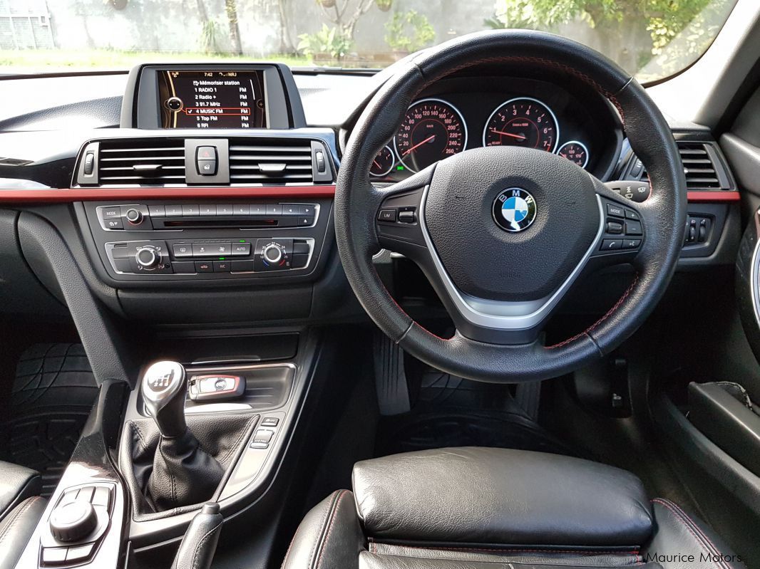 BMW 316i  F30 Sport line in Mauritius