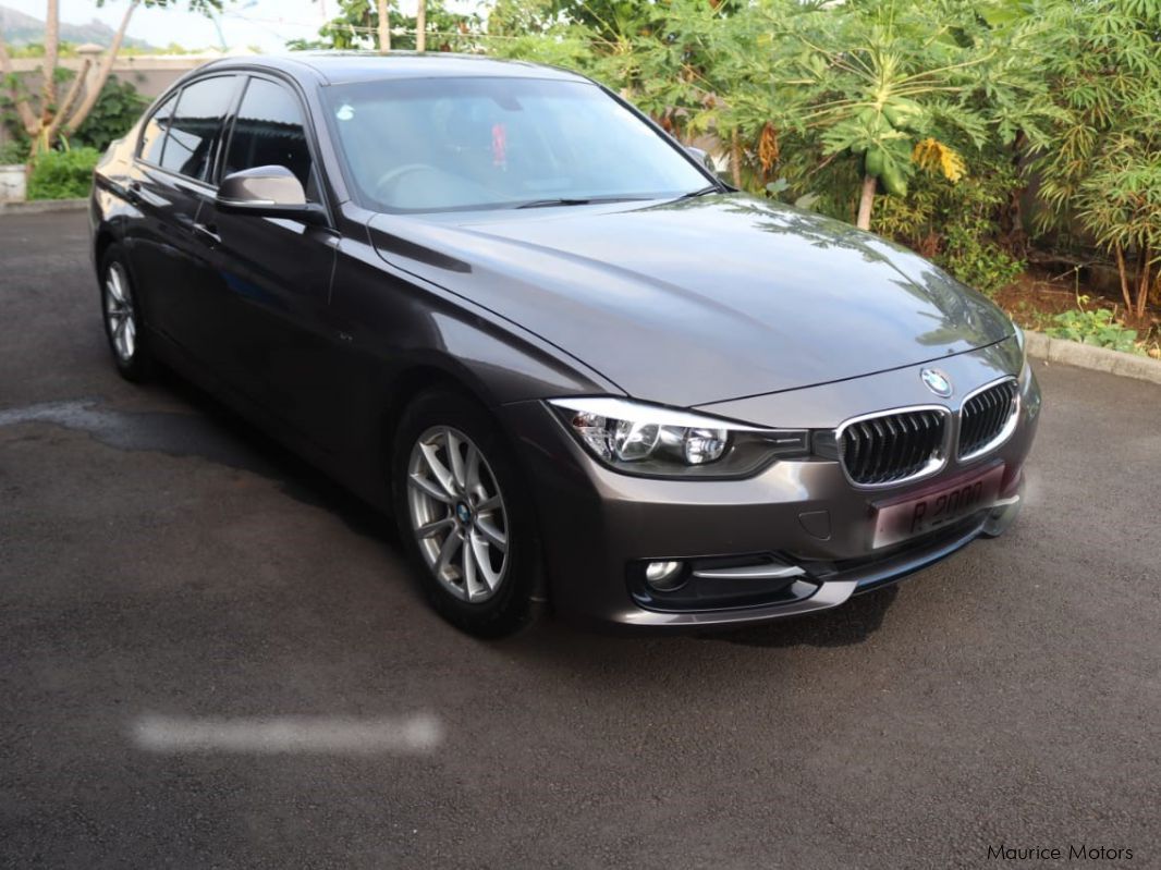 BMW 320i Sport Line in Mauritius