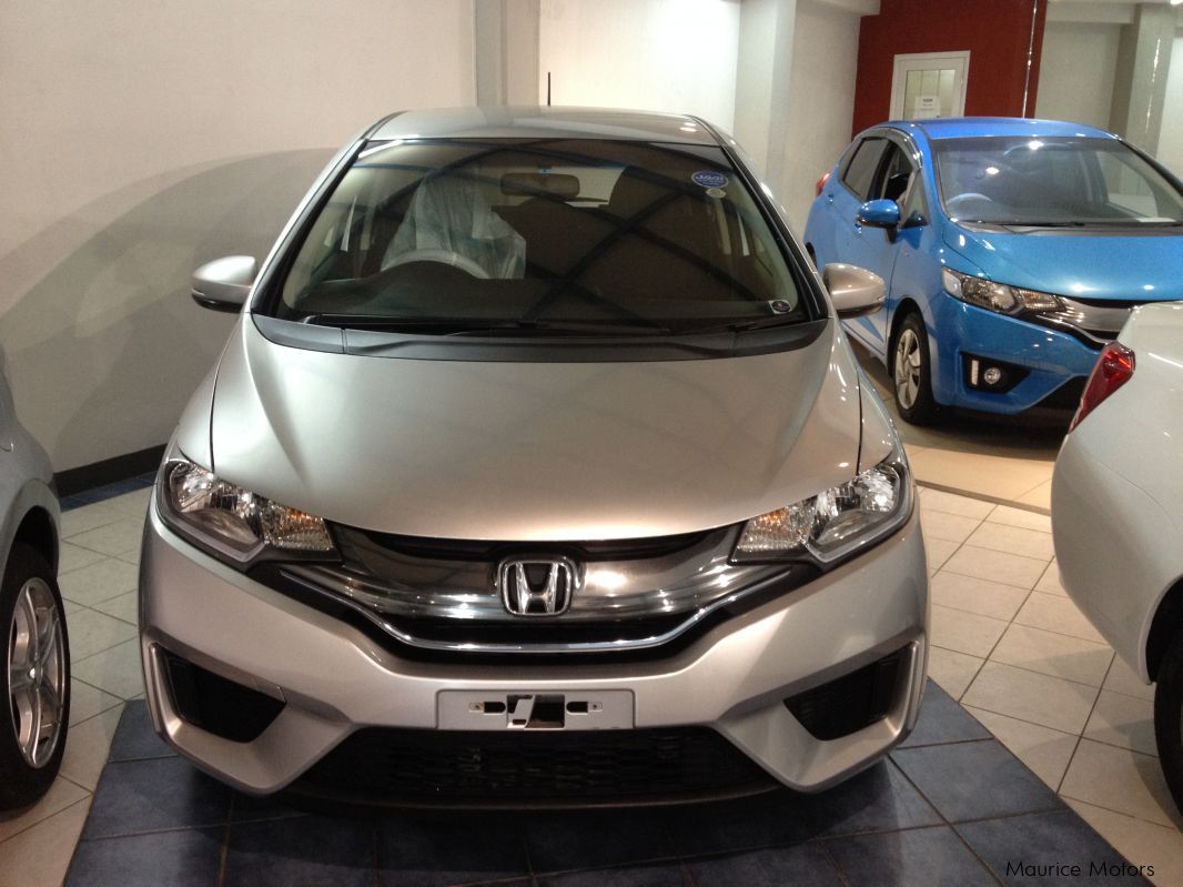 Honda FIT - HYBRID - SILVER in Mauritius