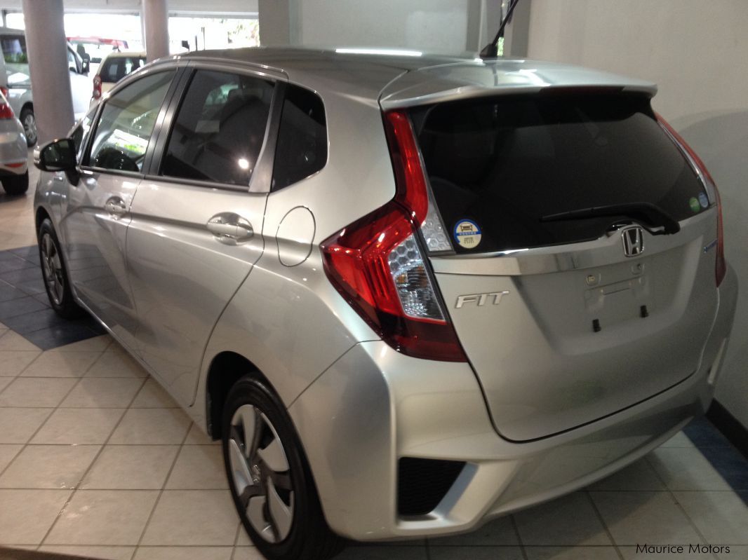 Honda FIT - HYBRID - SILVER in Mauritius