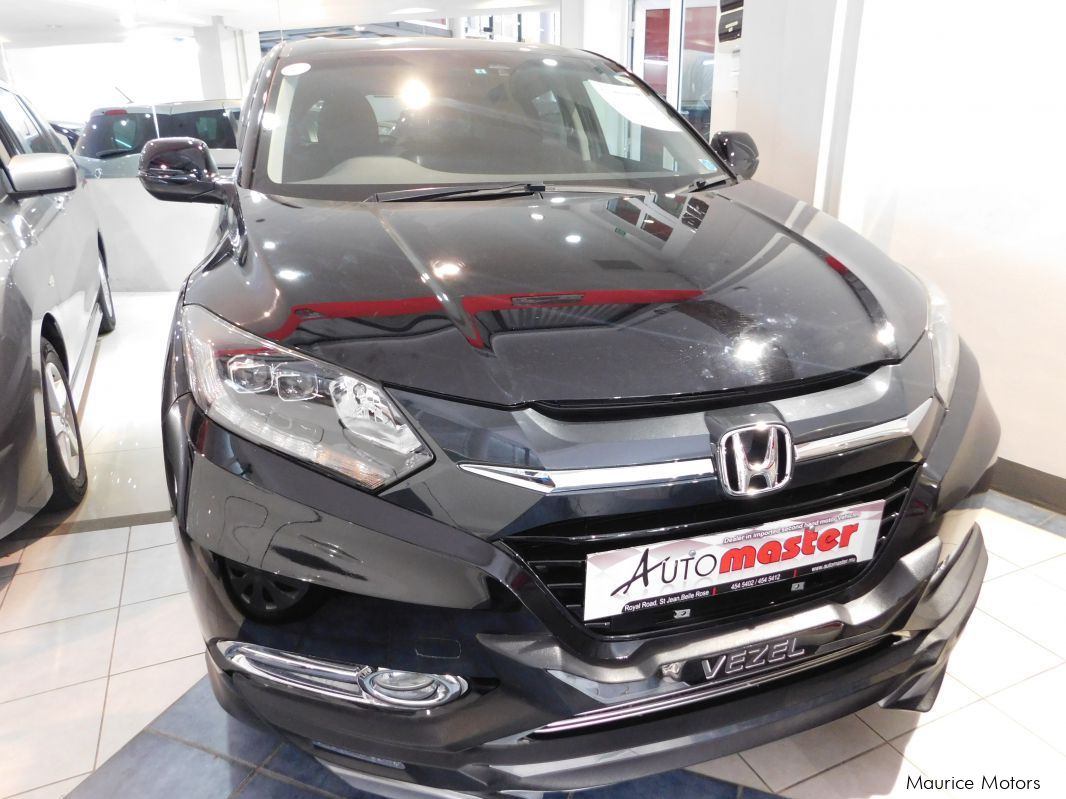 Honda VEZEL - MODEL F- BLACK MET in Mauritius