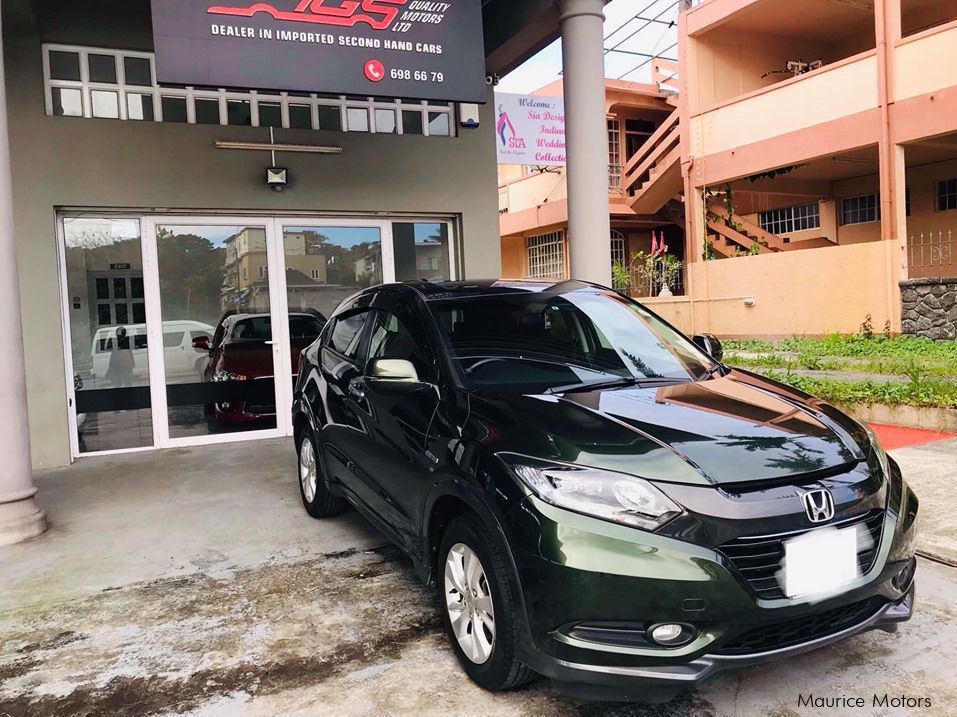 Honda VEZEL 1.5 HYBRID( PADDLE SHIFT ) in Mauritius