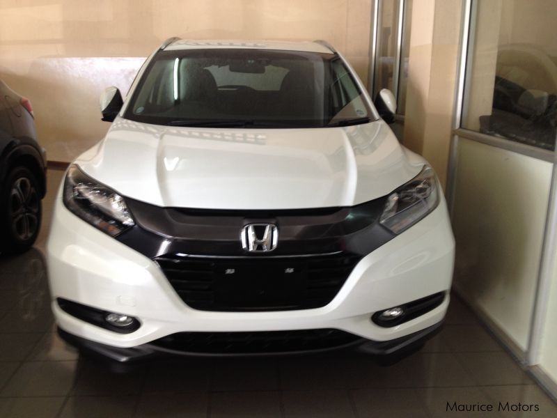 Used Honda Vezel Hybrid Grade X Pearl White 2014