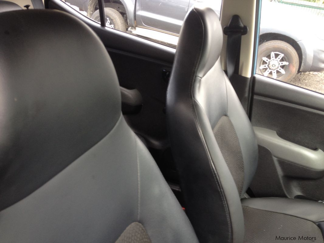 Hyundai i10 - BLUE - LEATHER SEATS in Mauritius