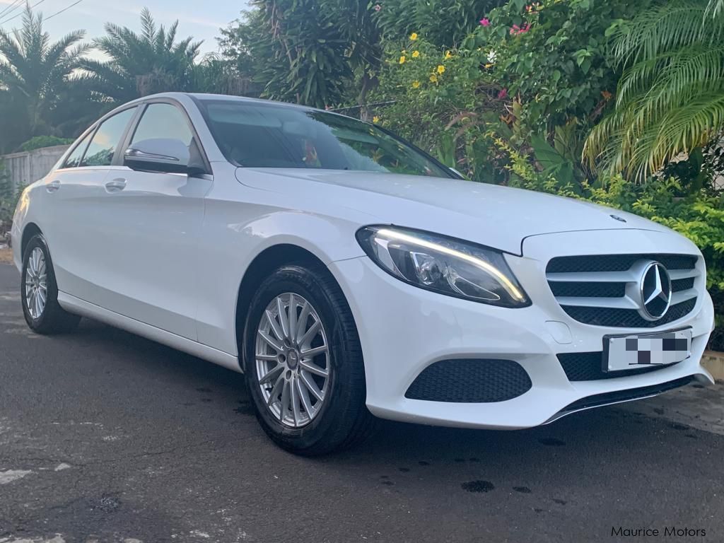 Mercedes-Benz C180 avantgarde W205  in Mauritius