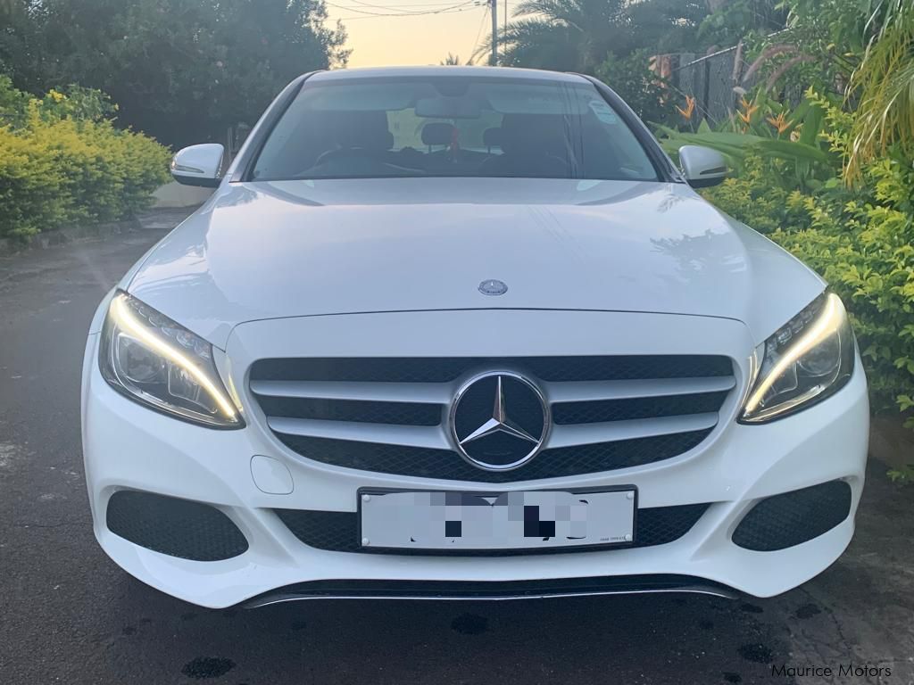 Mercedes-Benz C180 avantgarde W205  in Mauritius