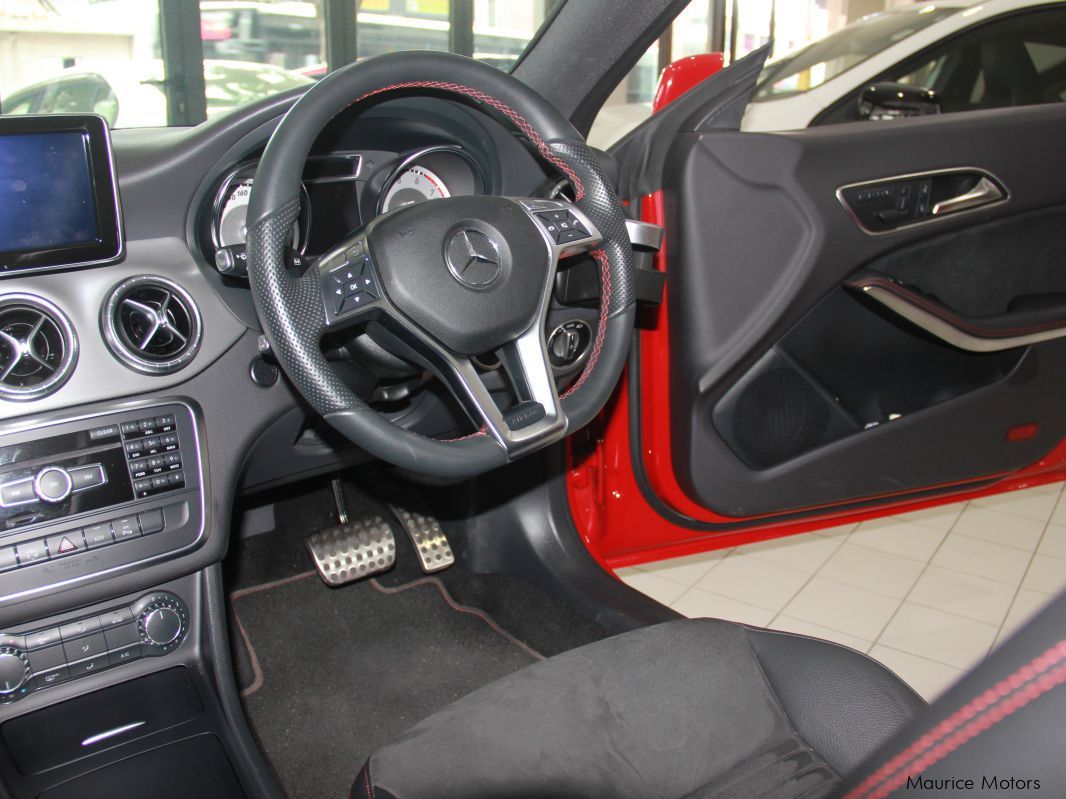 Mercedes-Benz CLA 180 - RED - PADDLE SHIFT - STEPTRONIC in Mauritius