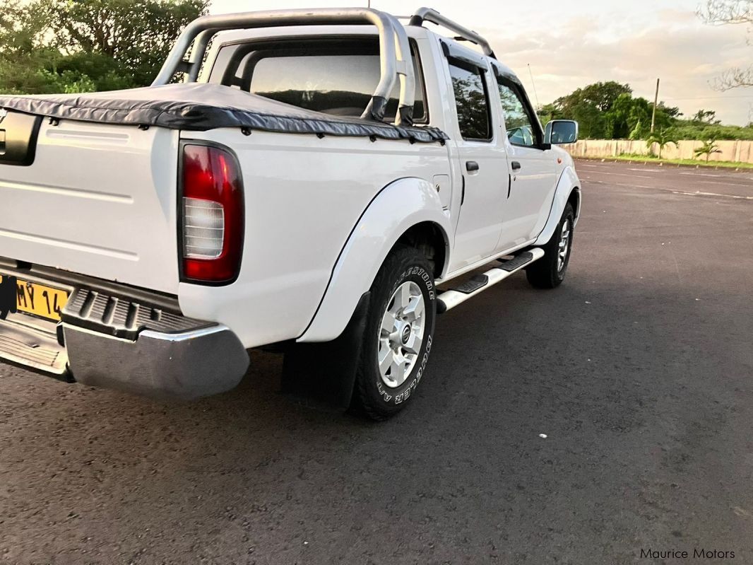 Nissan Hardbody NP300 4x2 in Mauritius