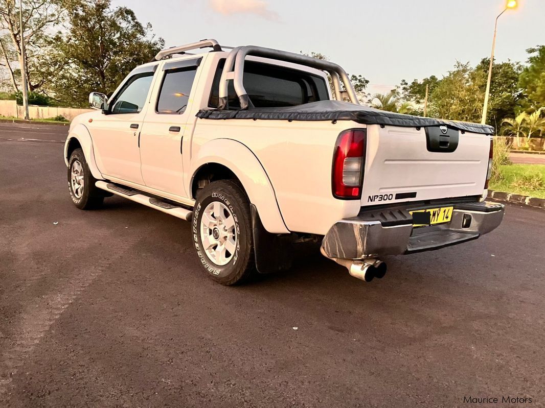 Nissan Hardbody NP300 4x2 in Mauritius