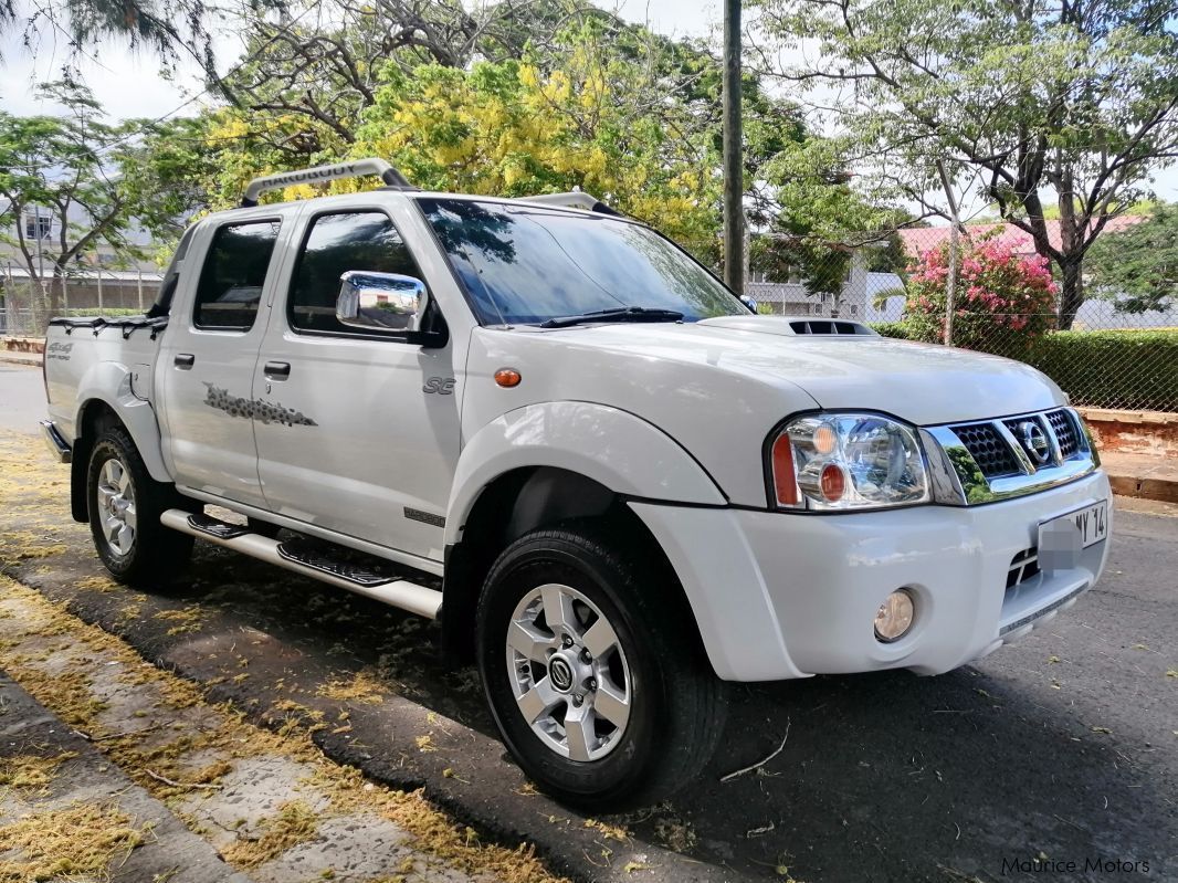 Nissan NP300 HARDBODY in Mauritius