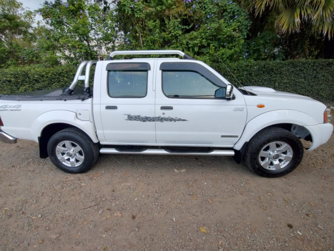 Nissan NP300 HARDBODY in Mauritius