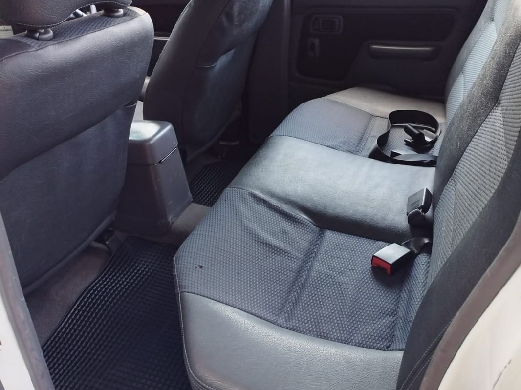 Nissan NP300 HARDBODY in Mauritius