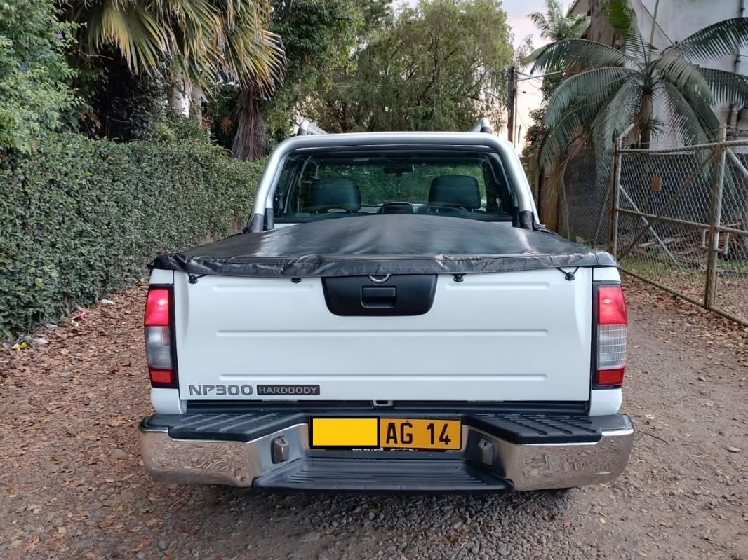 Nissan NP300 HARDBODY in Mauritius