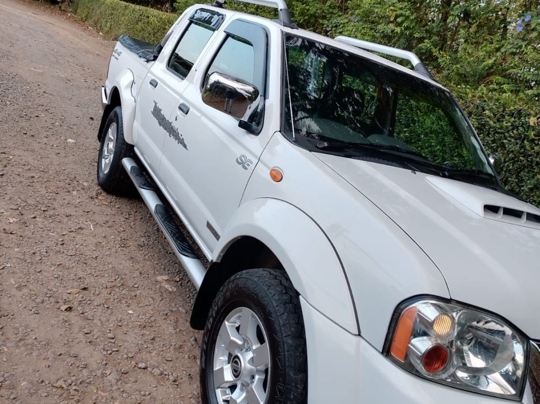 Nissan NP300 HARDBODY in Mauritius