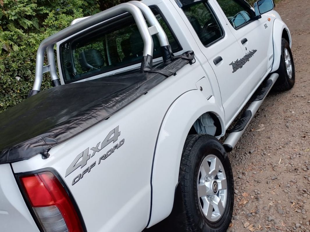 Nissan NP300 HARDBODY in Mauritius