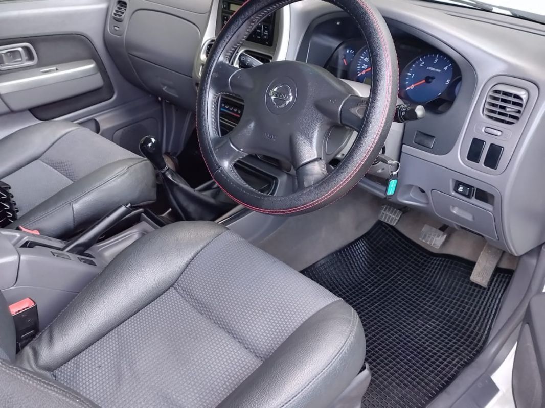 Nissan NP300 HARDBODY in Mauritius