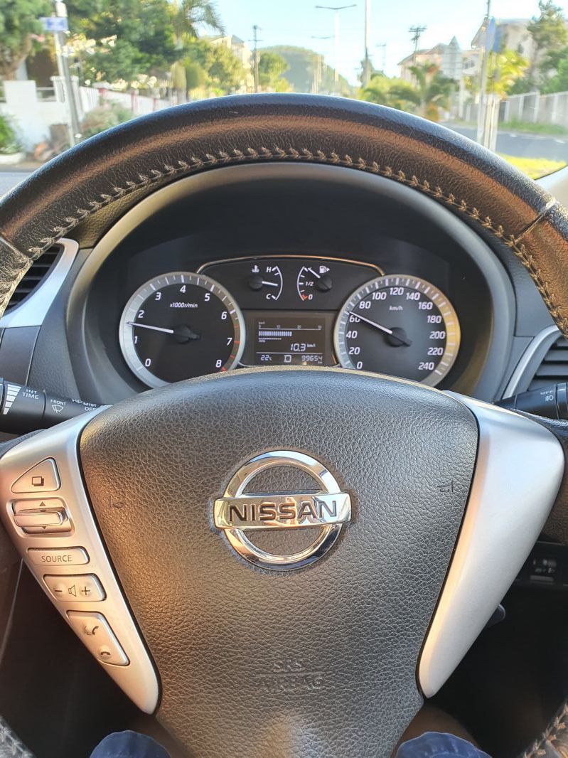 Nissan Sentra B17 in Mauritius