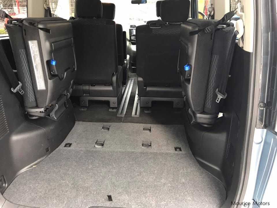 Nissan Serena 7 Seater in Mauritius