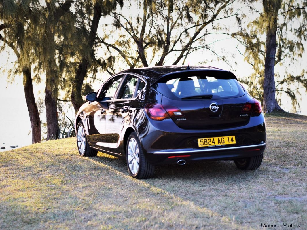 Opel Astra J 1.4 Turbo in Mauritius